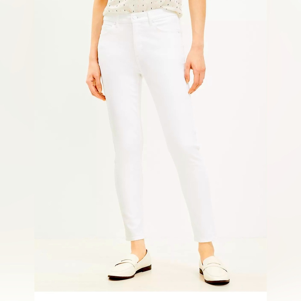 NWT Loft Women's Curvy Slim Pocket white Skinny Jeans.
